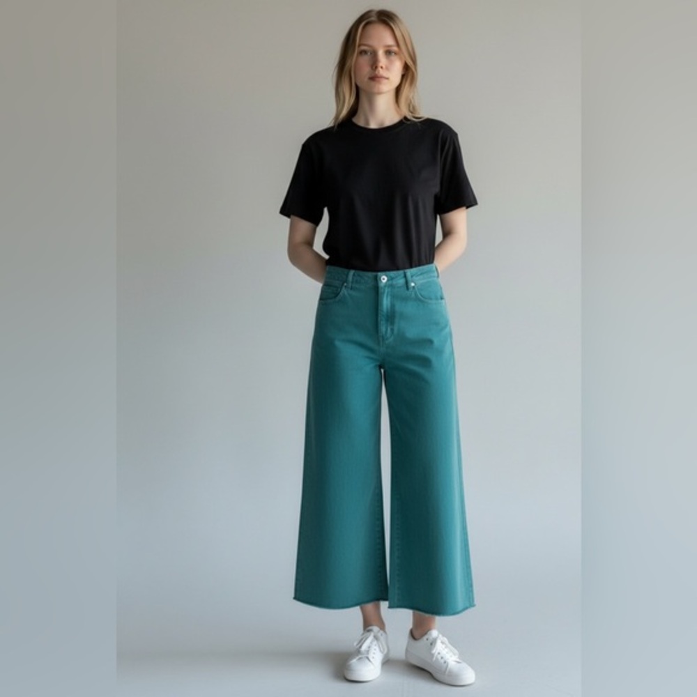 Entro Teal Cropped Wide Leg Raw Edge Jeans Size Large